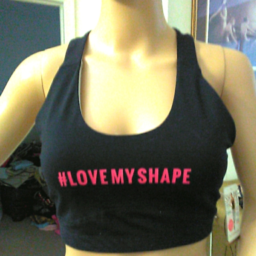 BNWT SHAPE ACTIVE WEAR Black Crop Top W/ Pink Text SZ. XL (PTP. 16.5 - 19)